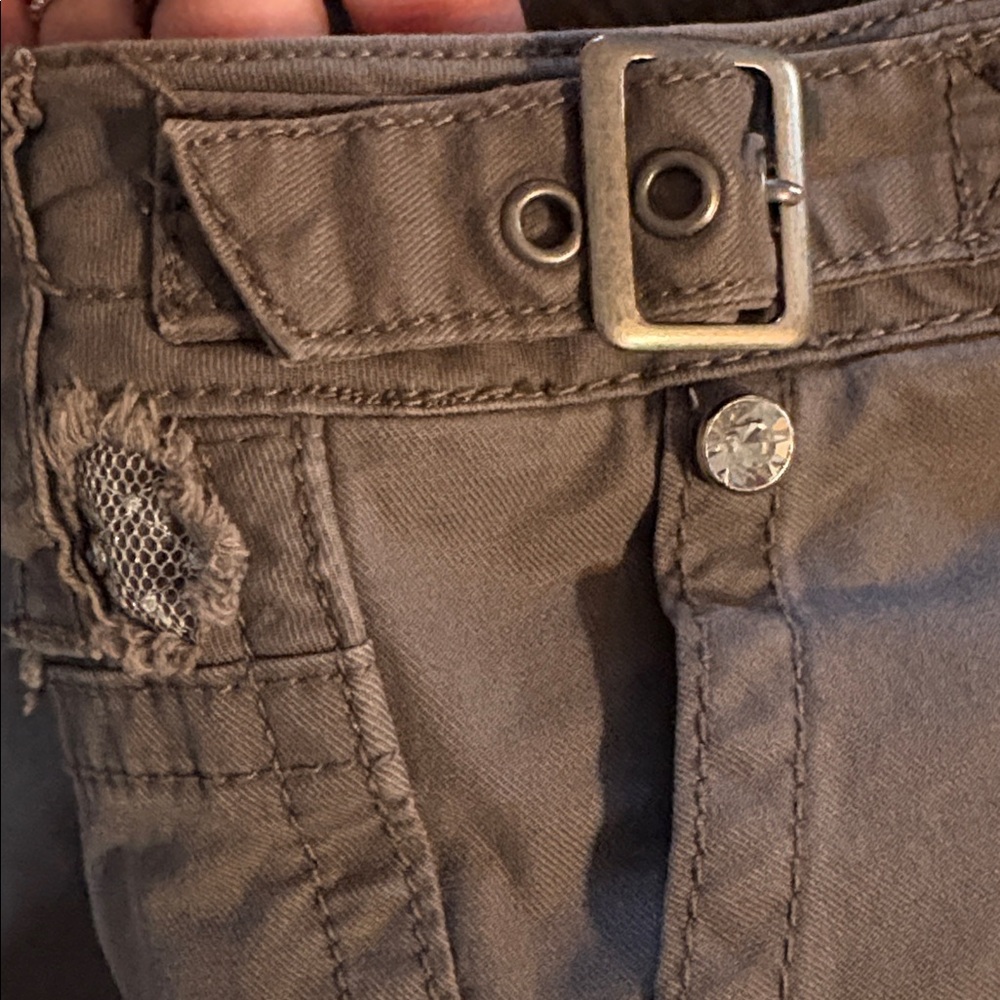 Miss Me Capri Y2K Lowrise cargo with lace, rhinestones and Pickets. EUC size 26 - Picture 14 of 14